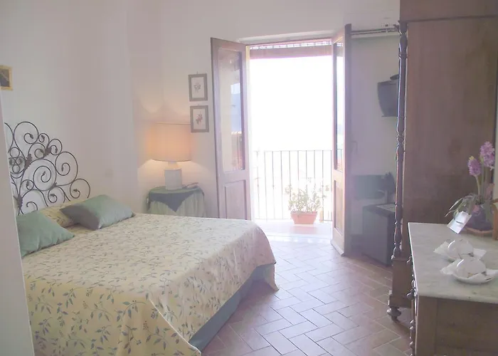 Alojamento de Acomodação e Pequeno-almoço Chianalea 54