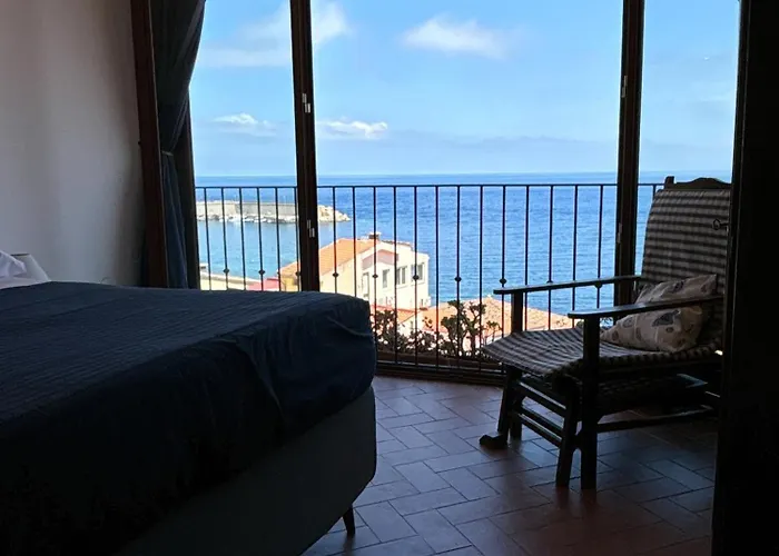 Alojamento de Acomodação e Pequeno-almoço Chianalea 54 3*