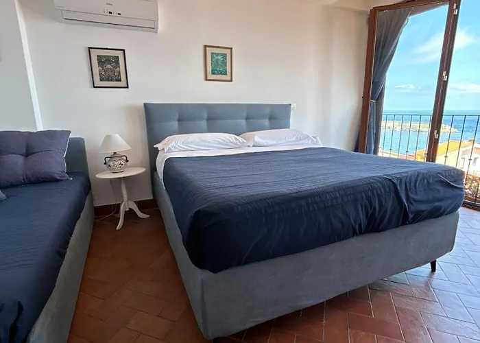 Alojamento de Acomodação e Pequeno-almoço Chianalea 54 3*